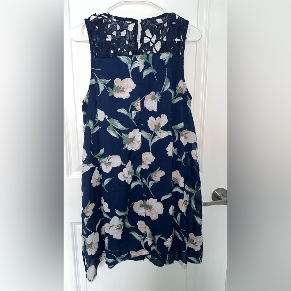 Entro women’s medium floral midi dress - Picture 4 of 5